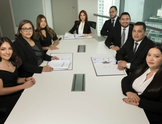 Odila Castillo expone los peligros de las campañas de difamación