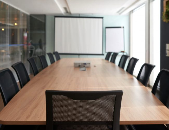 Ventajas del alquiler de salas de reuniones por día para emprendedores y freelancers en Panamá